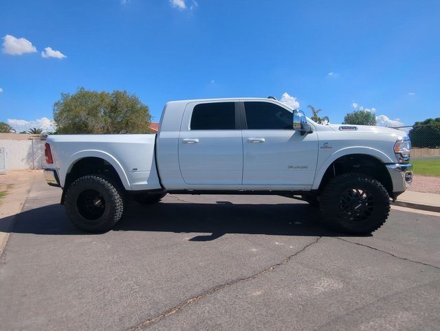 Gallery image 38 for 2024 Chevrolet Silverado 2500HD LT